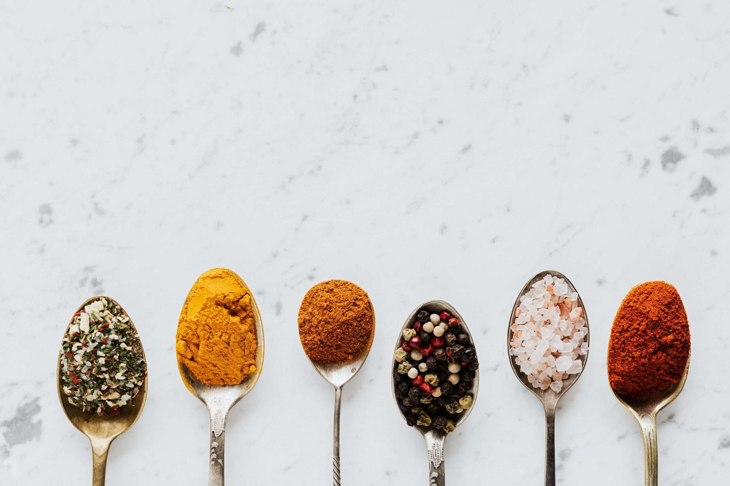 Curated selections of 6 spices on the spoons